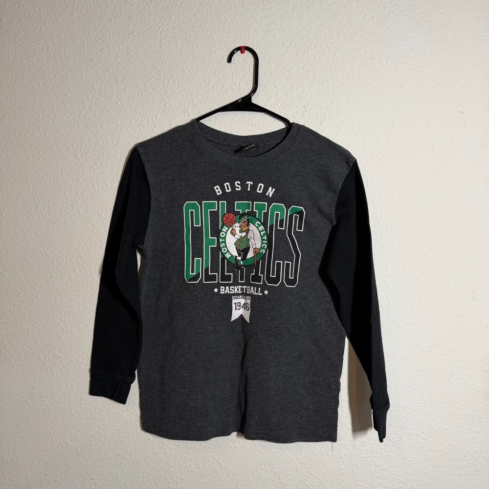 Boston Celtics Basketball Team T-Shirt Boys XL (18-20)‎ Gray NBA Knit Crew Neck